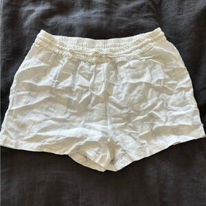 Solid & Striped white linen beach short